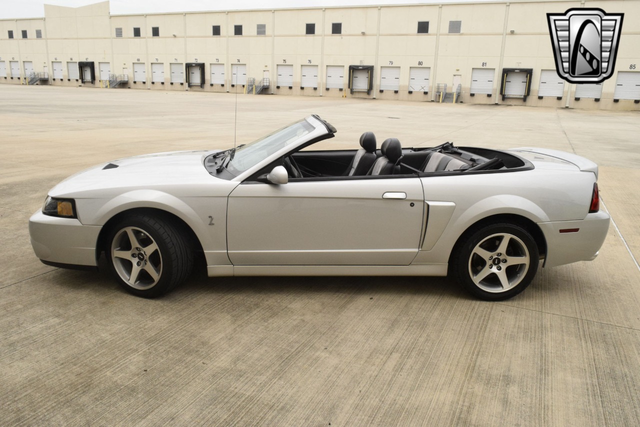 2003 Ford Mustang 33