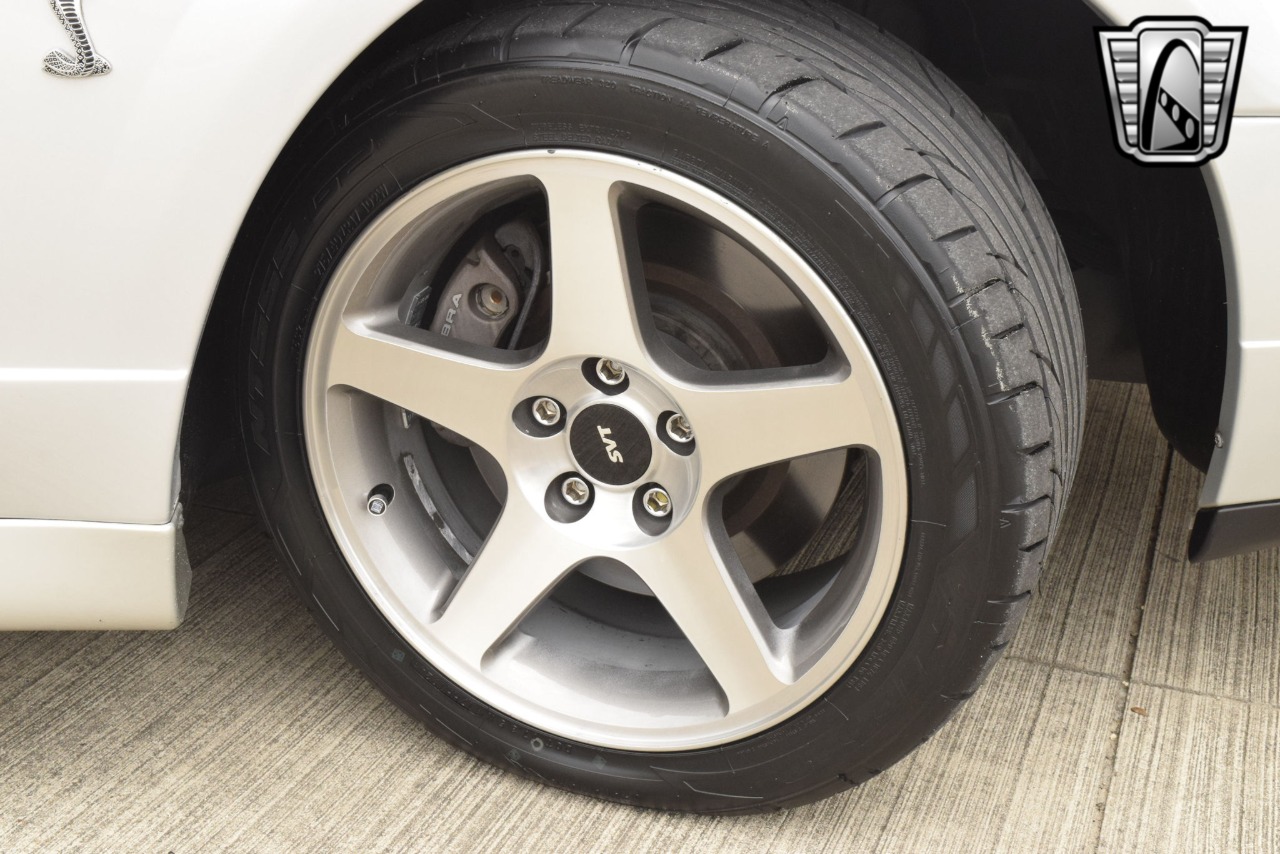 2003 Ford Mustang 13