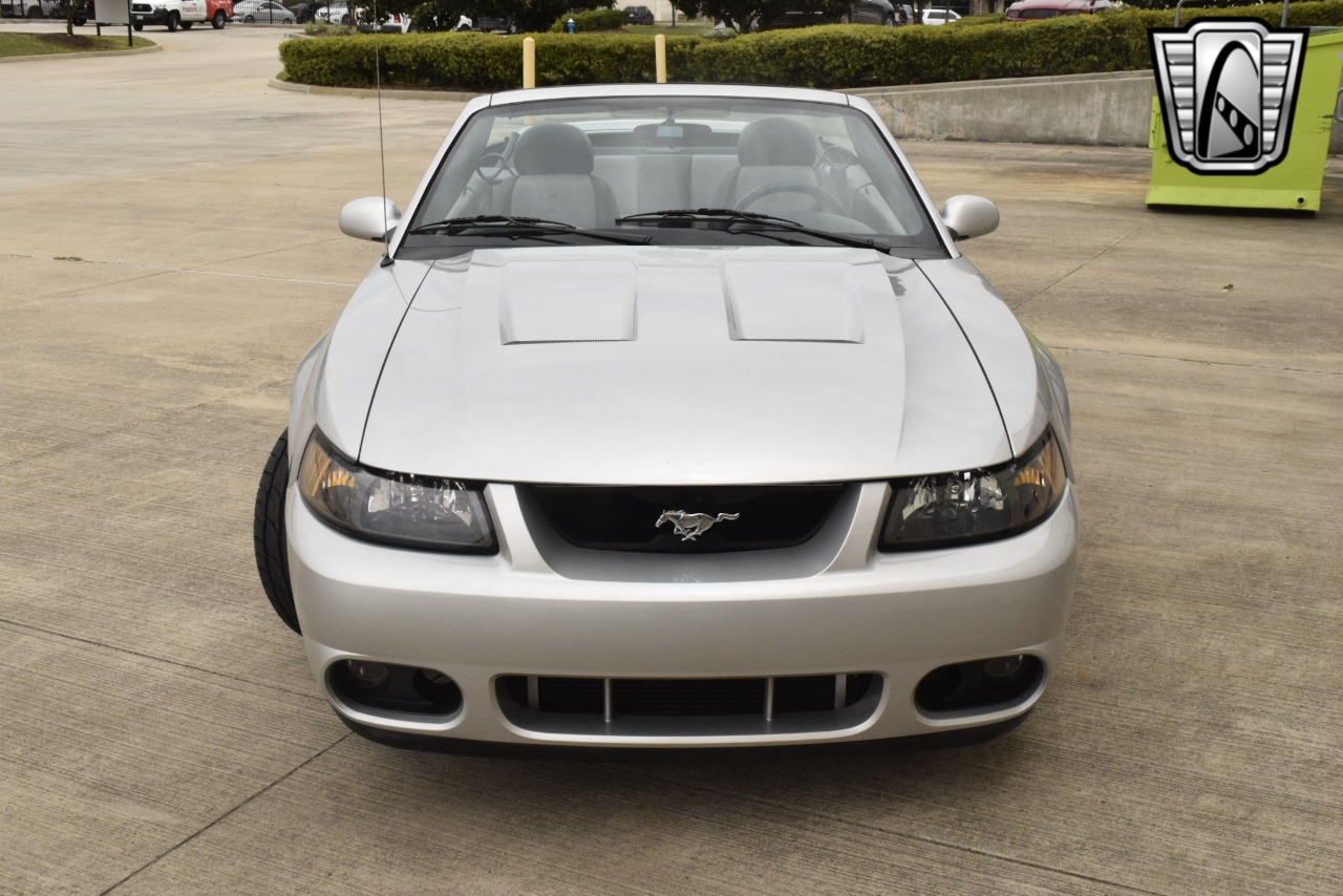 2003 Ford Mustang 35