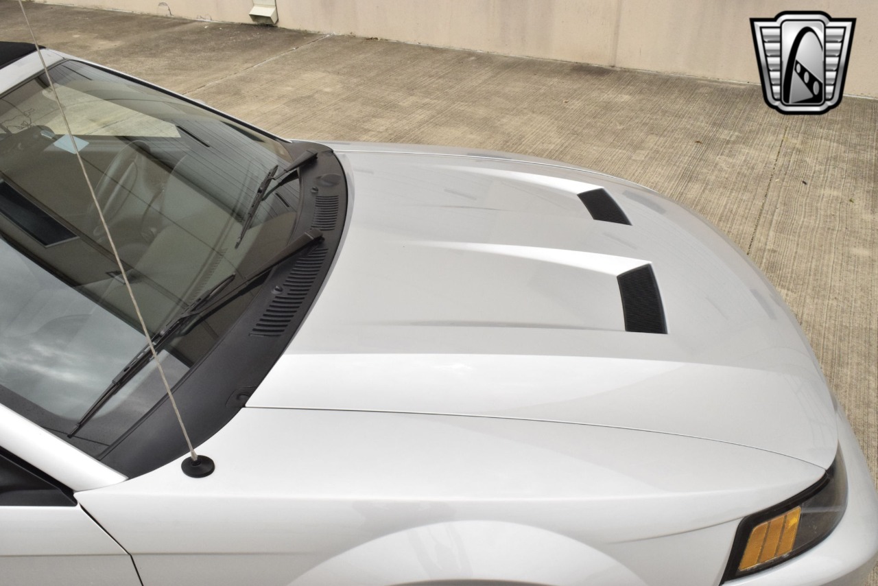 2003 Ford Mustang 77