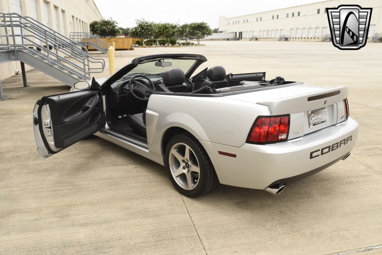 2003 Ford Mustang 37