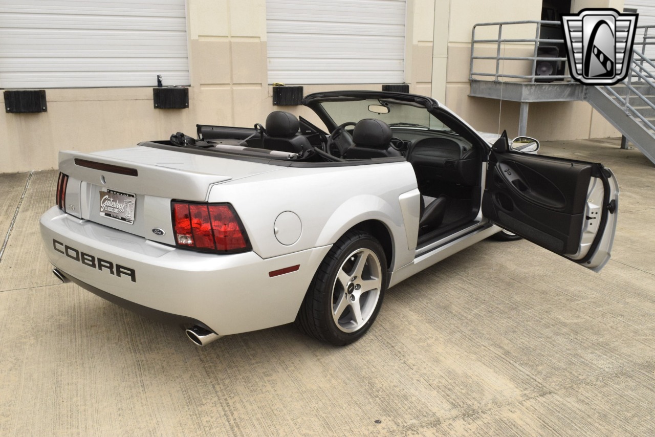 2003 Ford Mustang 38