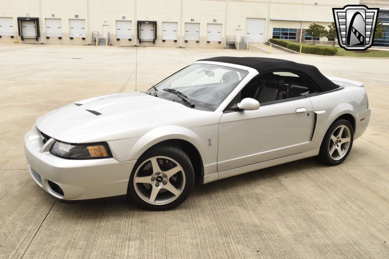 2003 Ford Mustang 4