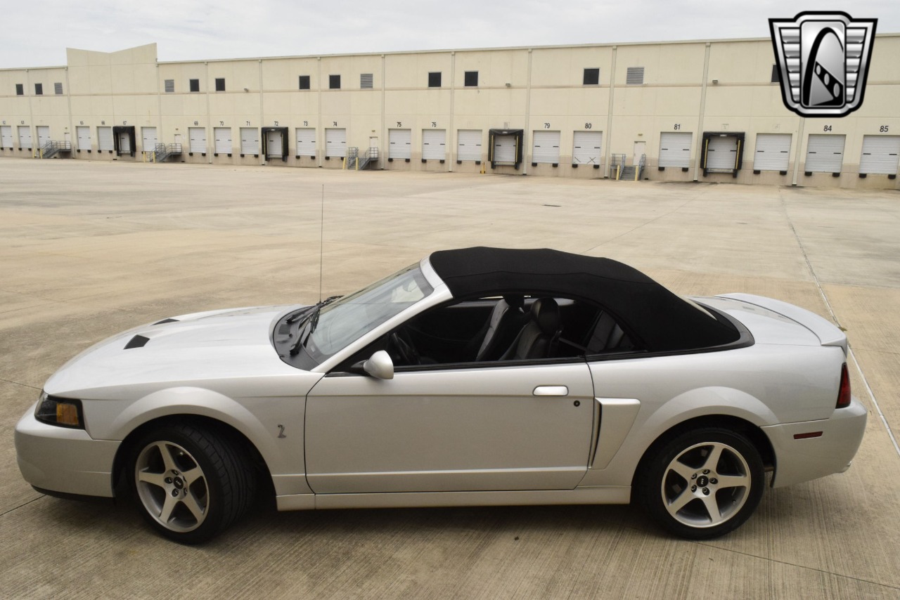 2003 Ford Mustang 40