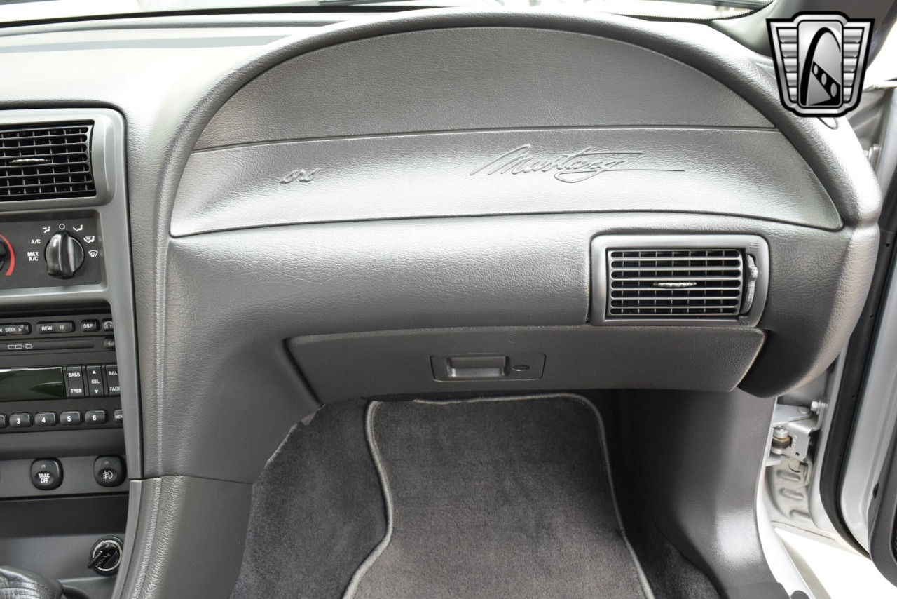 2003 Ford Mustang 27