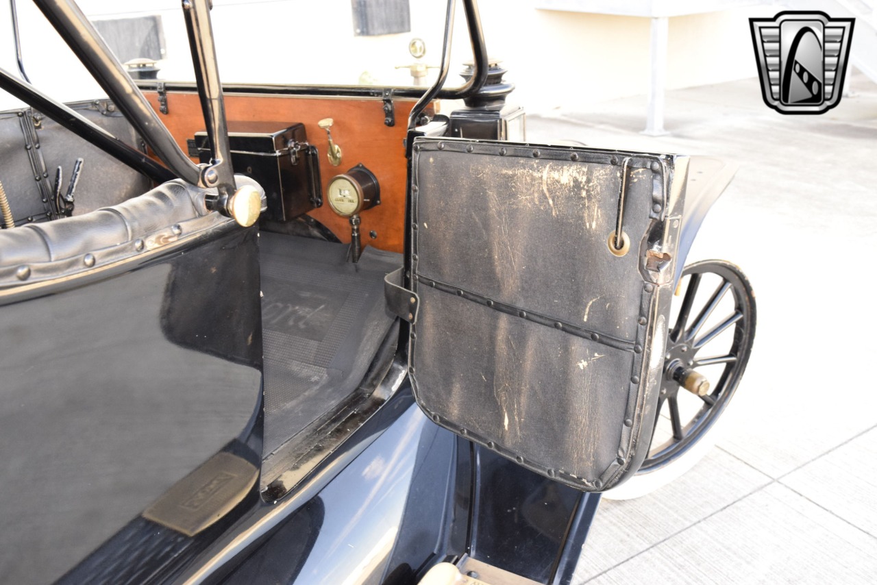 1914 Ford Model T 27