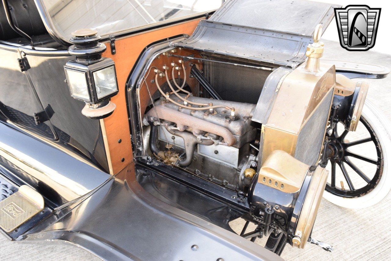 1914 Ford Model T 21