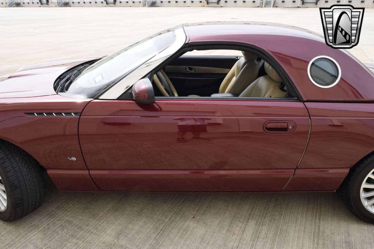 2004 Ford Thunderbird 73