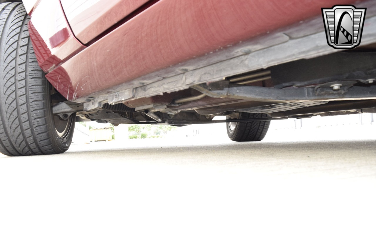 2004 Ford Thunderbird 94