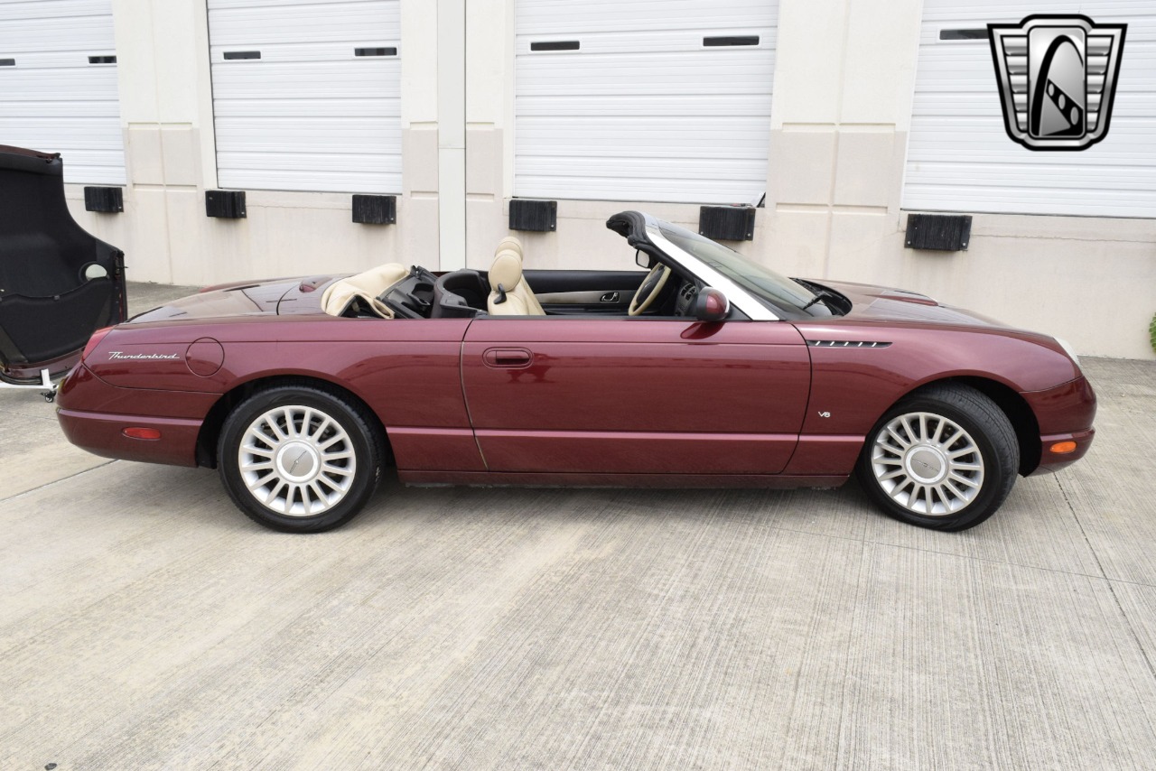 2004 Ford Thunderbird 34