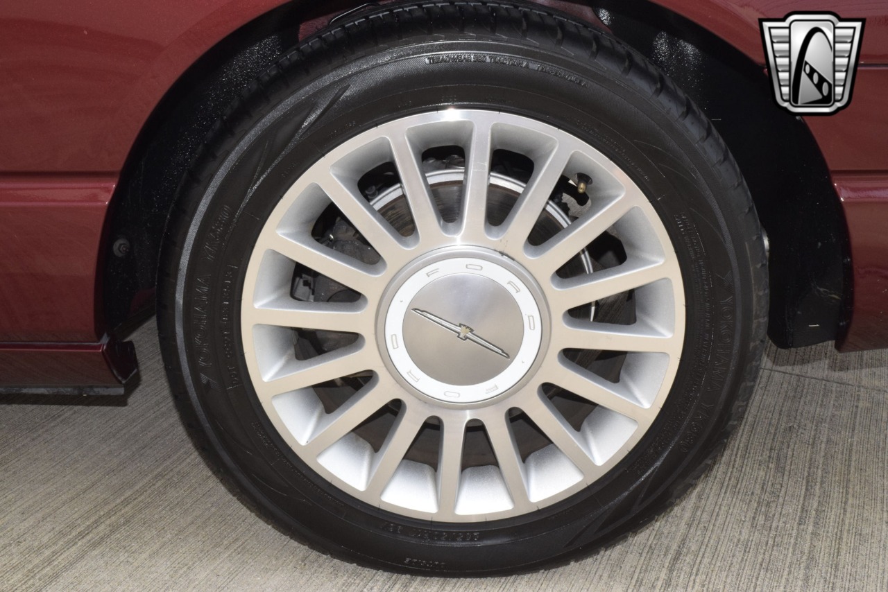 2004 Ford Thunderbird 75