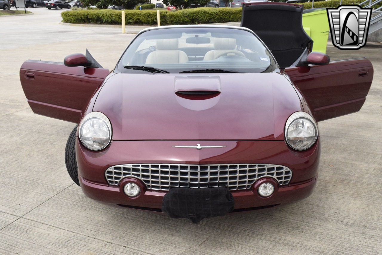 2004 Ford Thunderbird 36