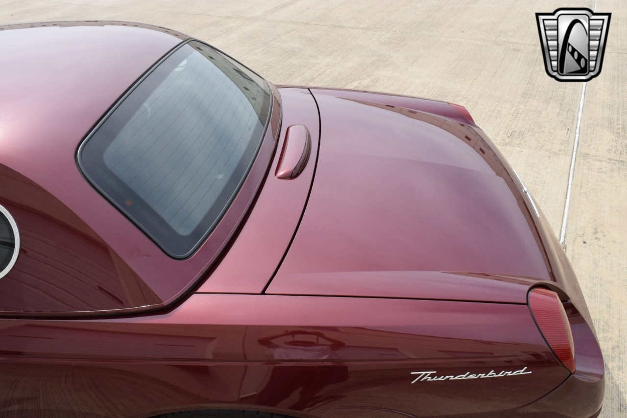 2004 Ford Thunderbird 77