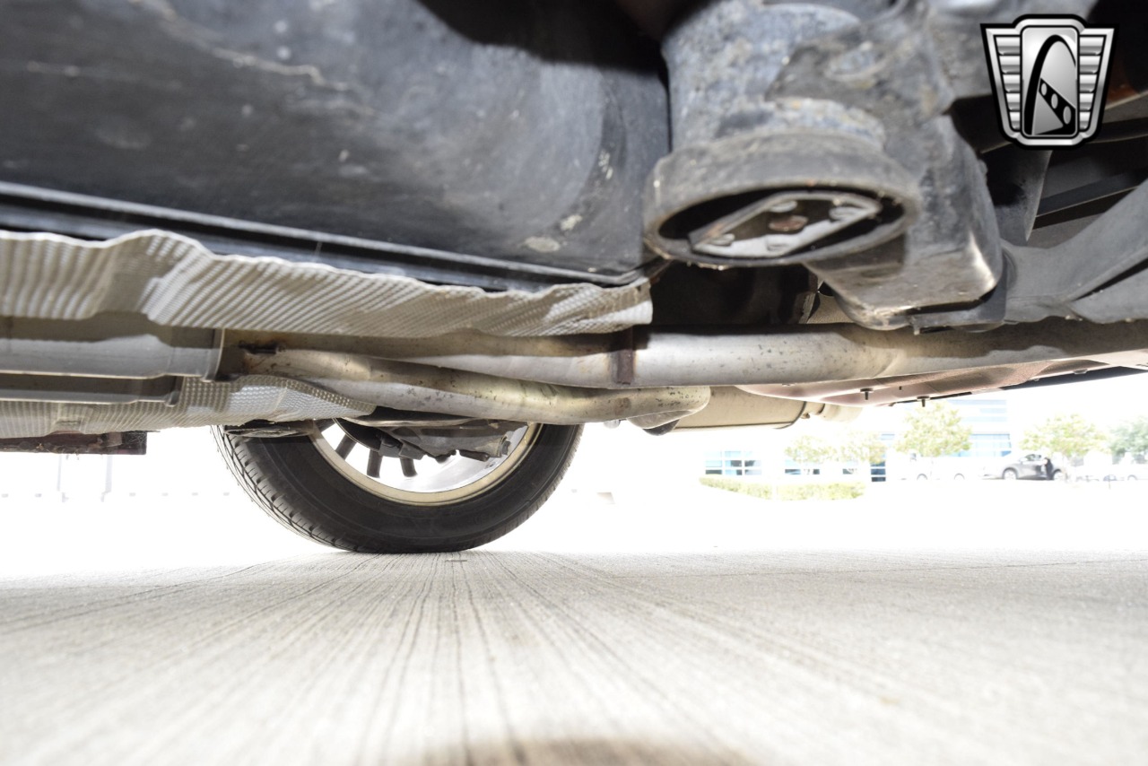 2004 Ford Thunderbird 98