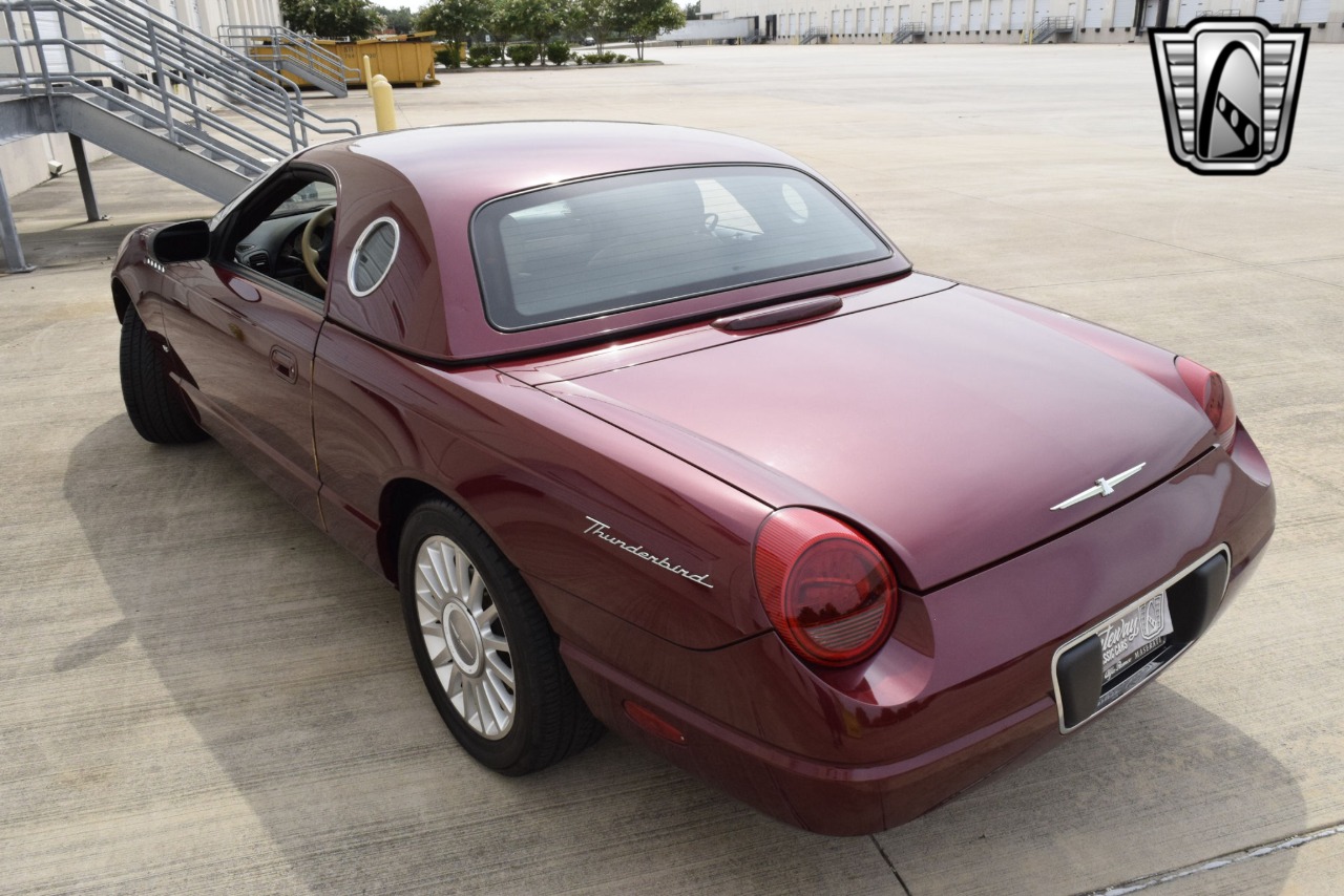 2004 Ford Thunderbird 14