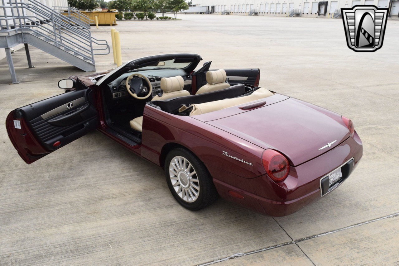 2004 Ford Thunderbird 37