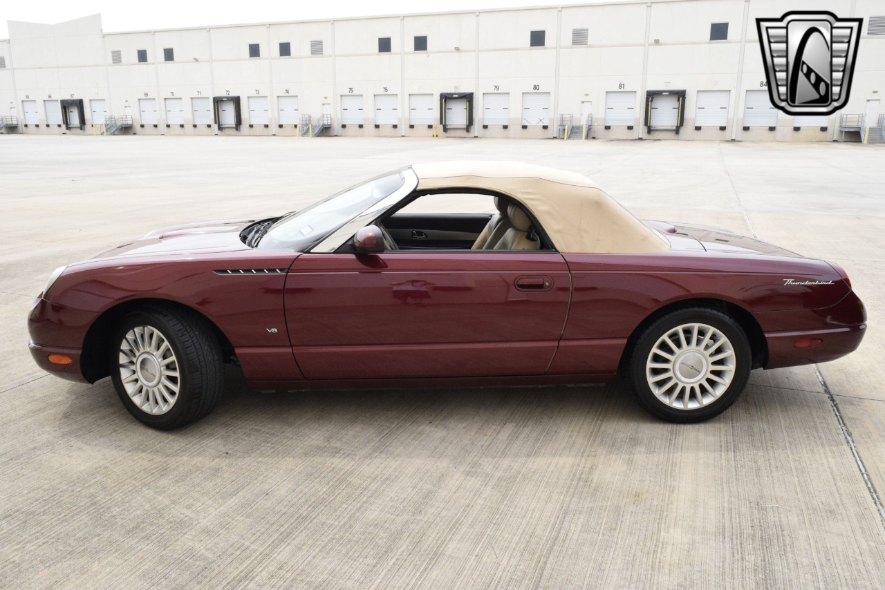 2004 Ford Thunderbird 40