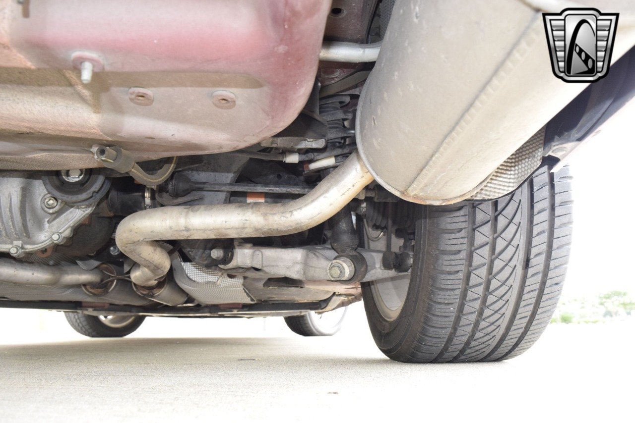 2004 Ford Thunderbird 20