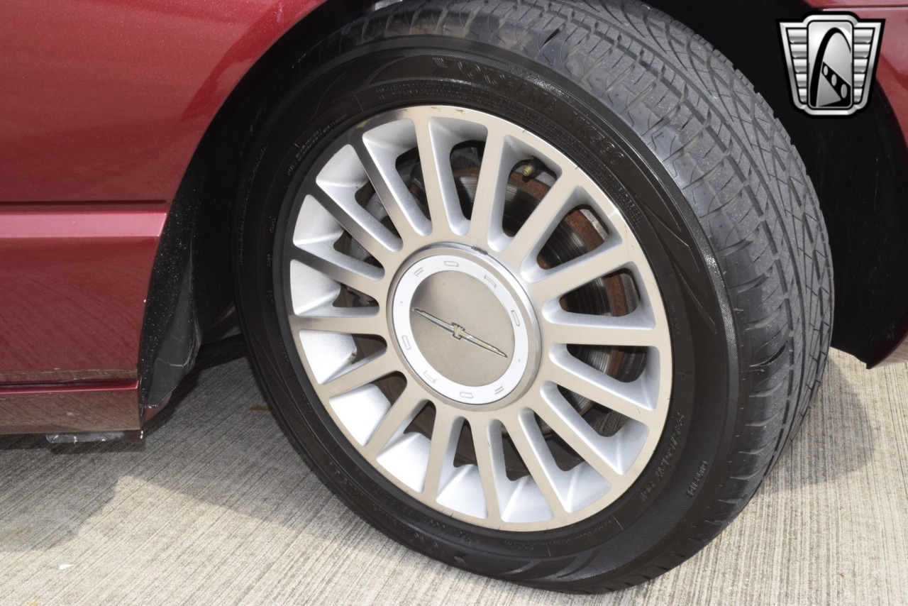 2004 Ford Thunderbird 84