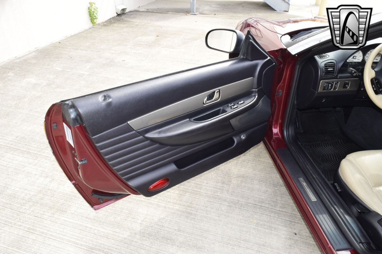 2004 Ford Thunderbird 26