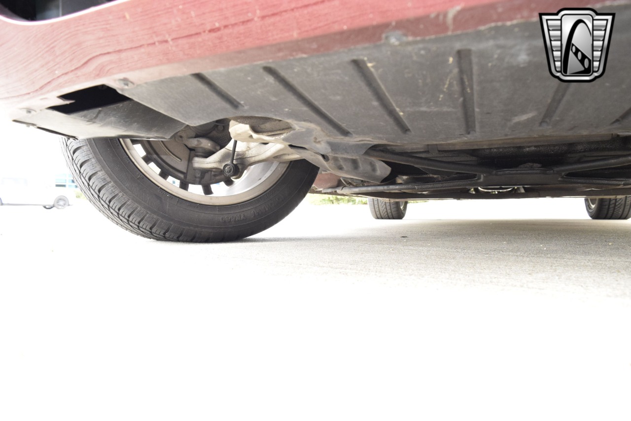 2004 Ford Thunderbird 87