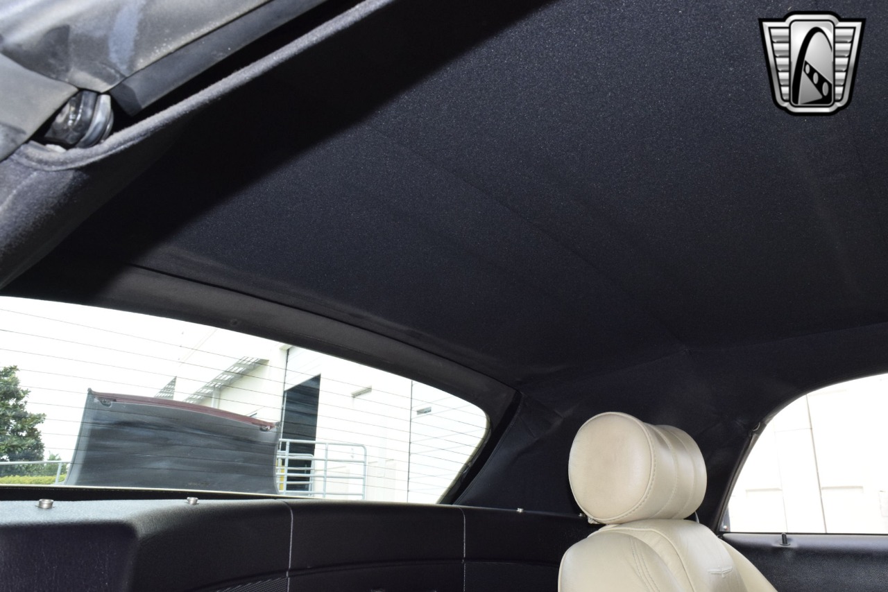 2004 Ford Thunderbird 46