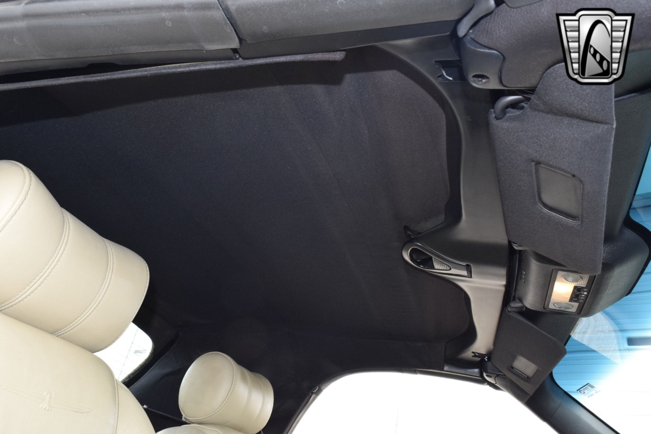 2004 Ford Thunderbird 47