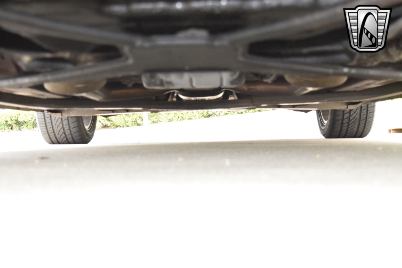 2004 Ford Thunderbird 89