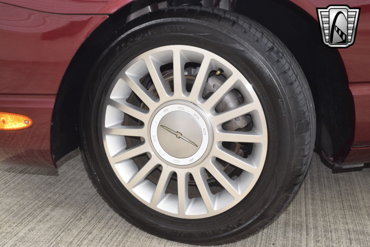 2004 Ford Thunderbird 70