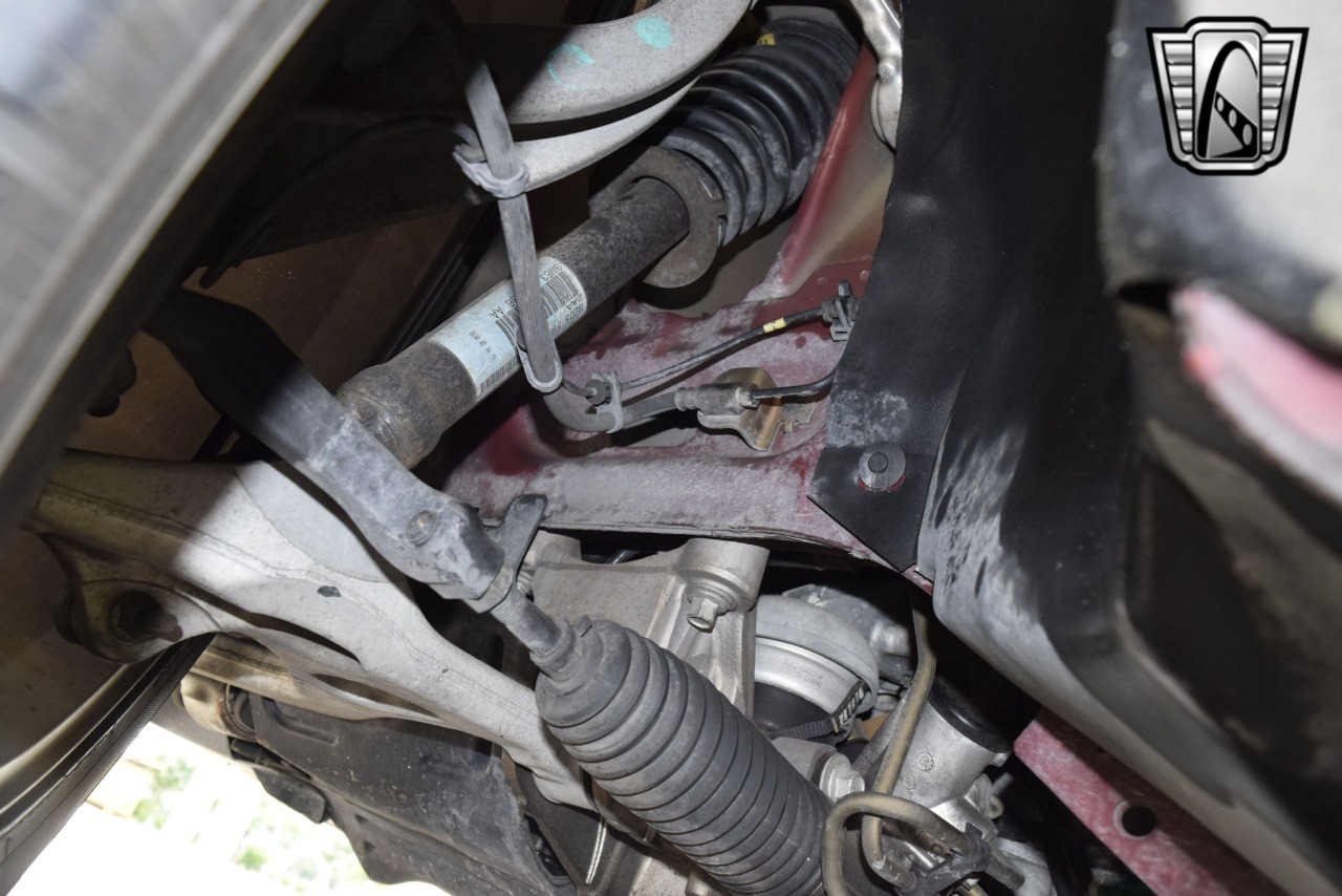 2004 Ford Thunderbird 17