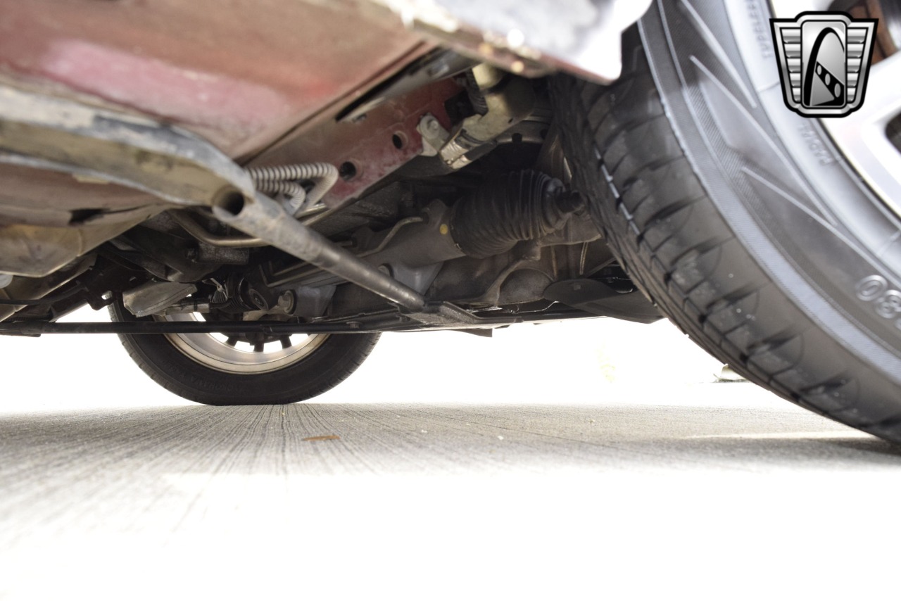 2004 Ford Thunderbird 22