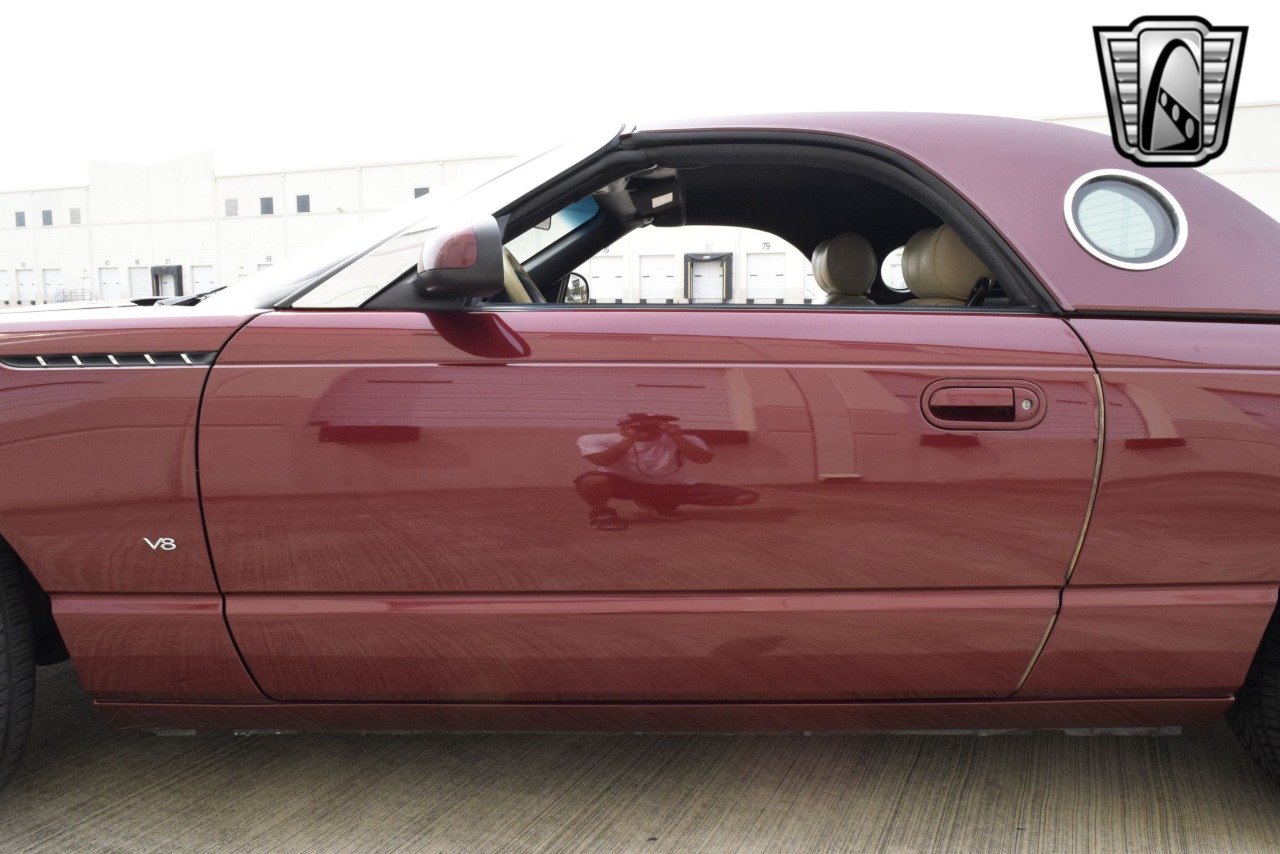 2004 Ford Thunderbird 72