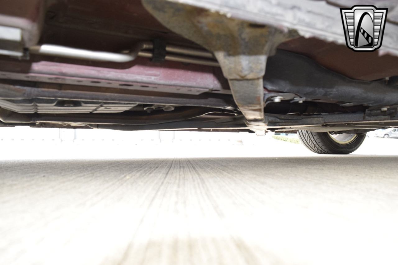 2004 Ford Thunderbird 93