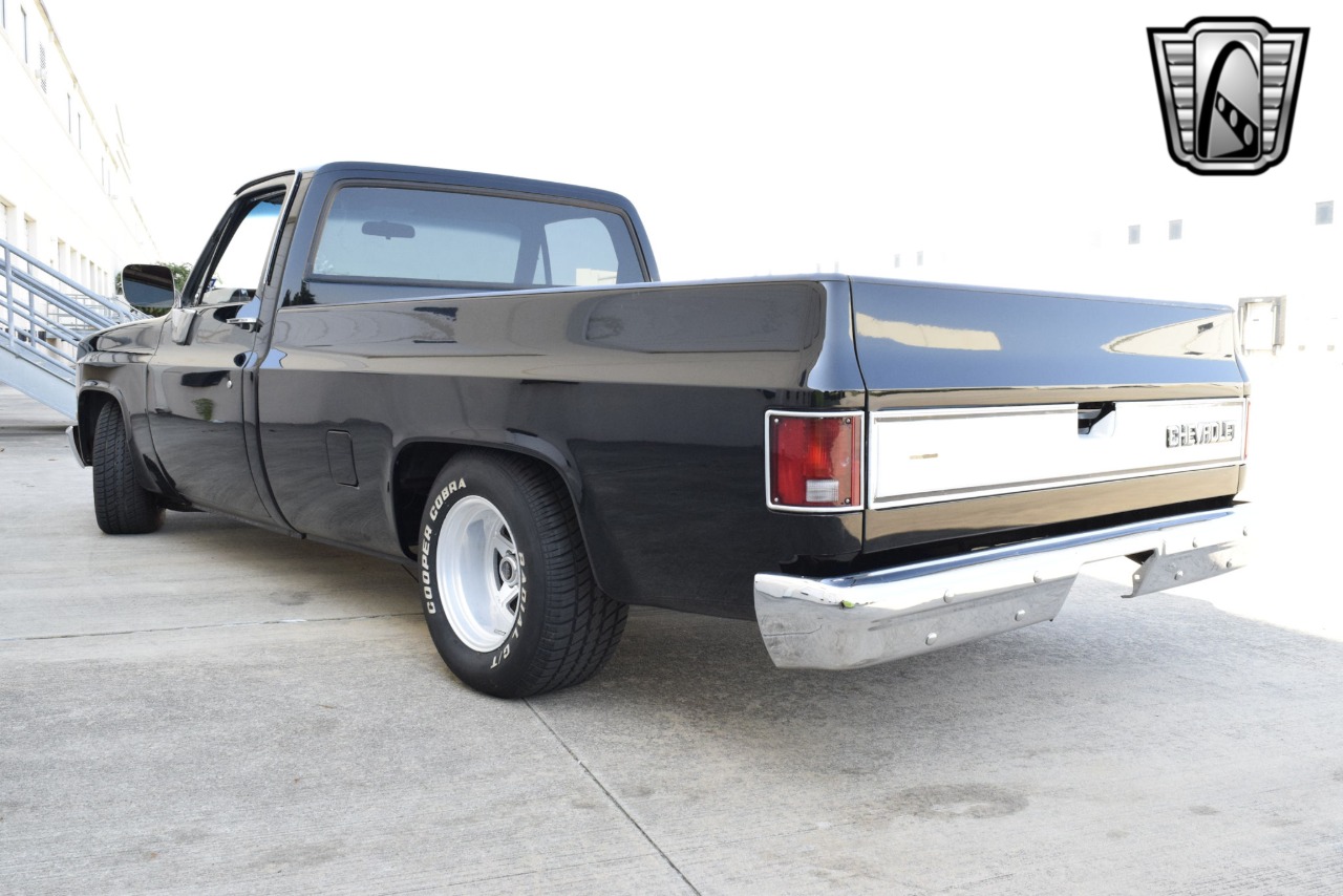 1985 Chevrolet Pickup 3