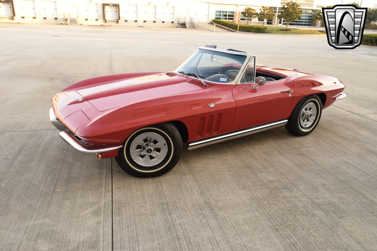 1965 Chevrolet Corvette 32