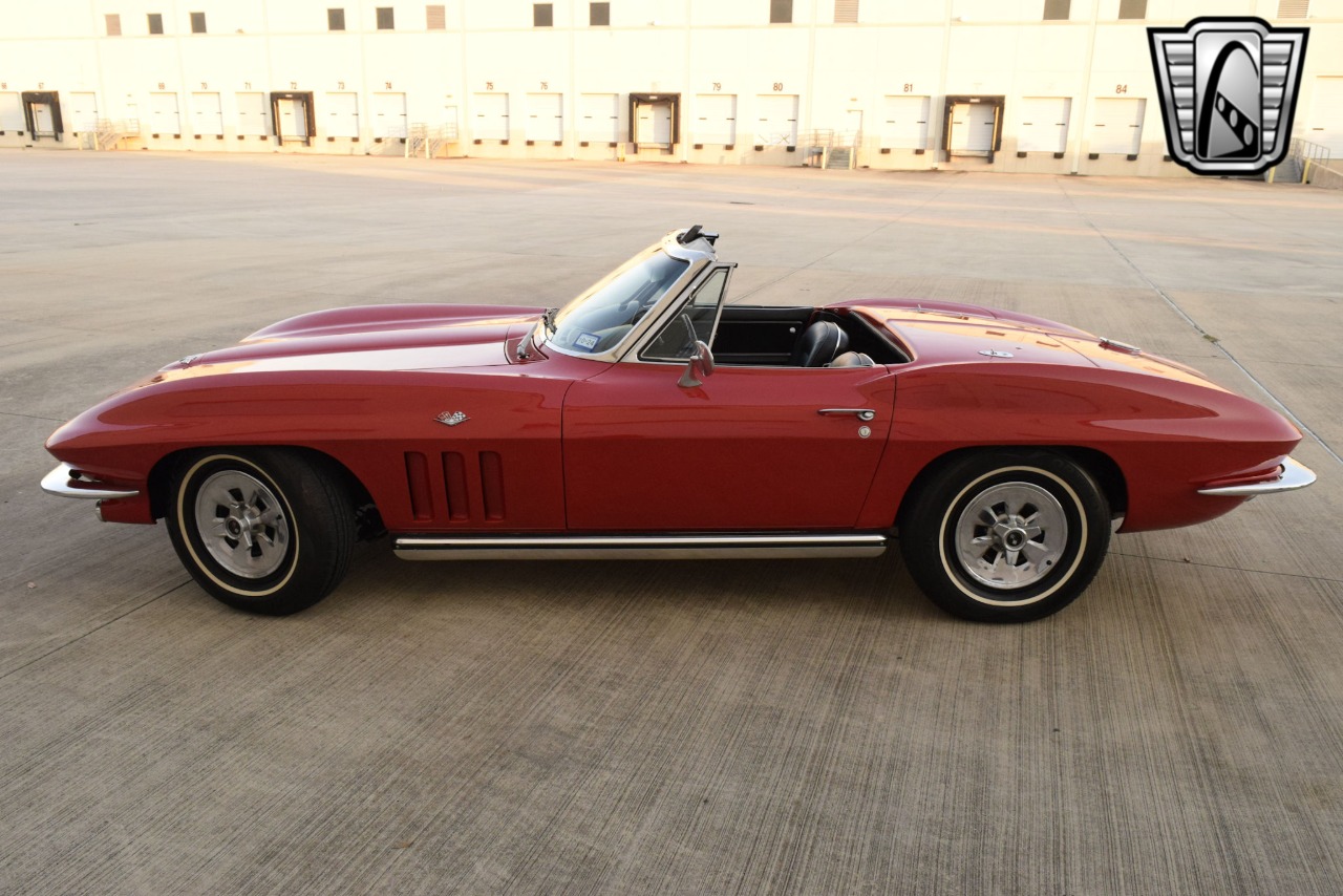 1965 Chevrolet Corvette 33