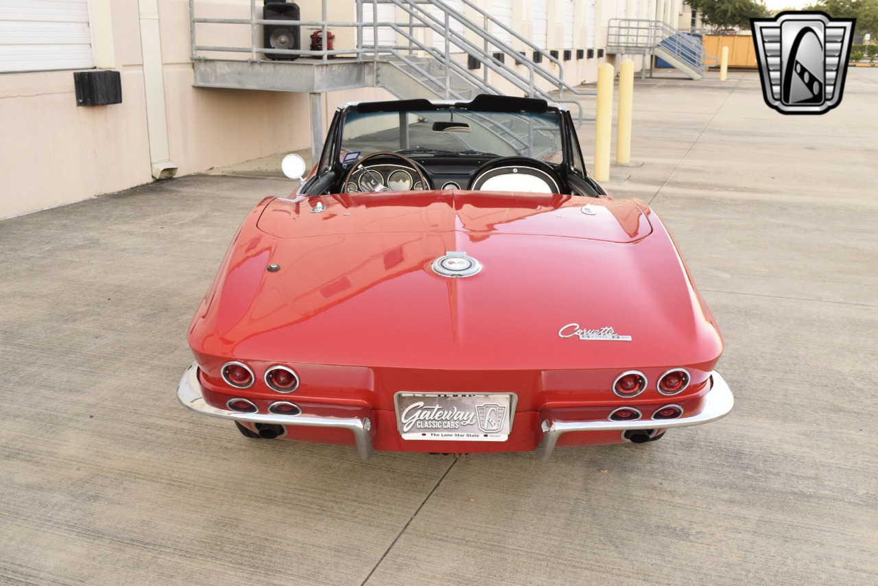1965 Chevrolet Corvette 2