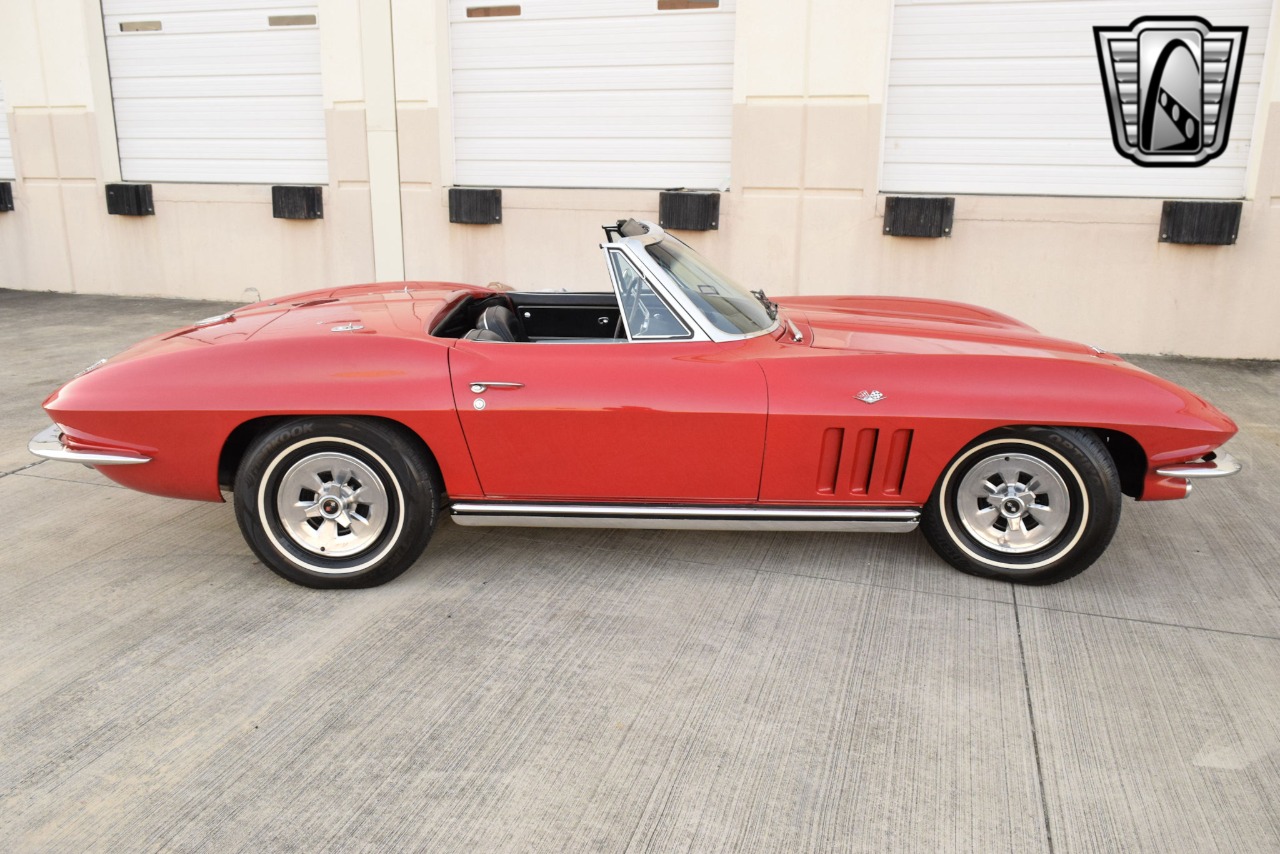 1965 Chevrolet Corvette 34