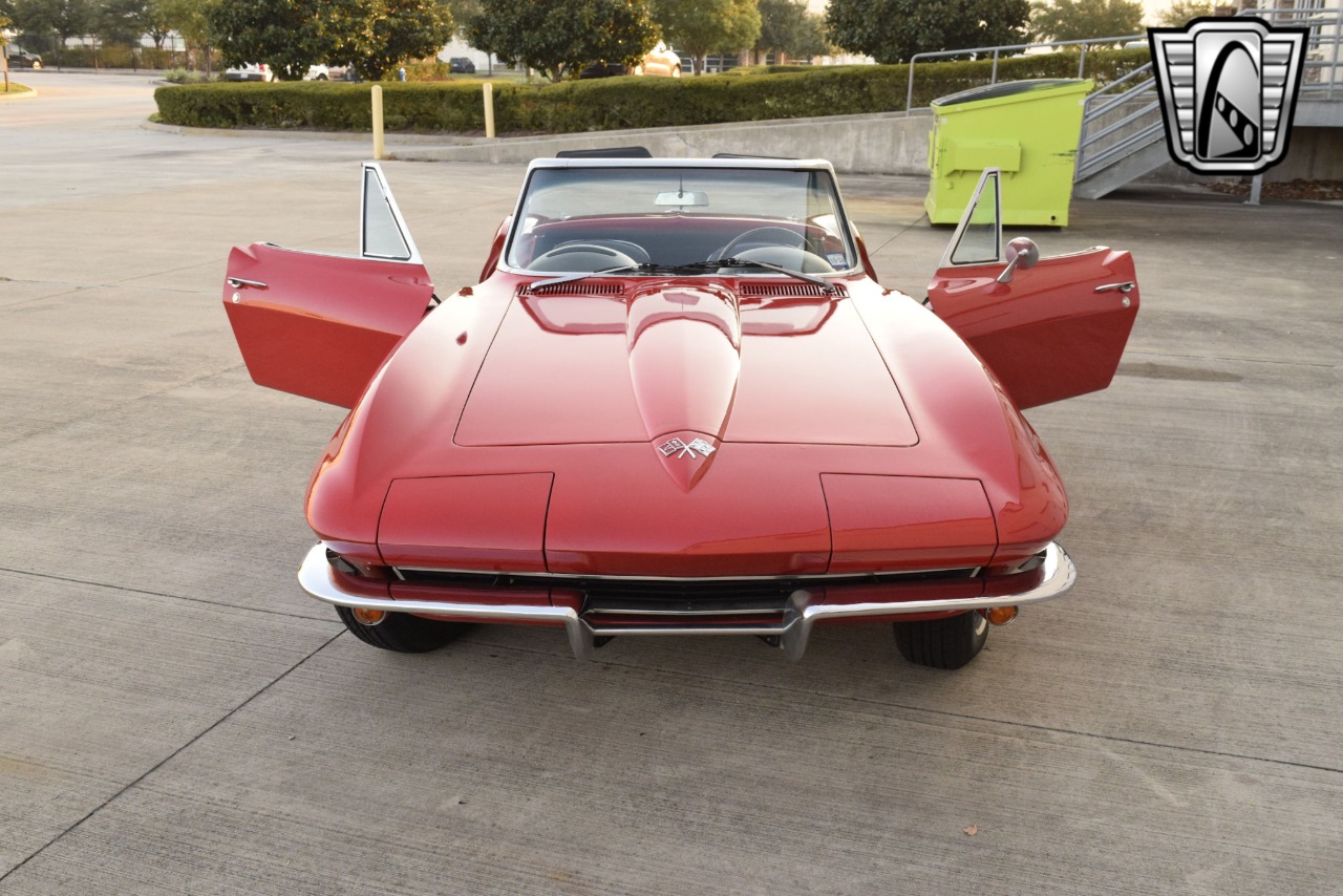 1965 Chevrolet Corvette 36