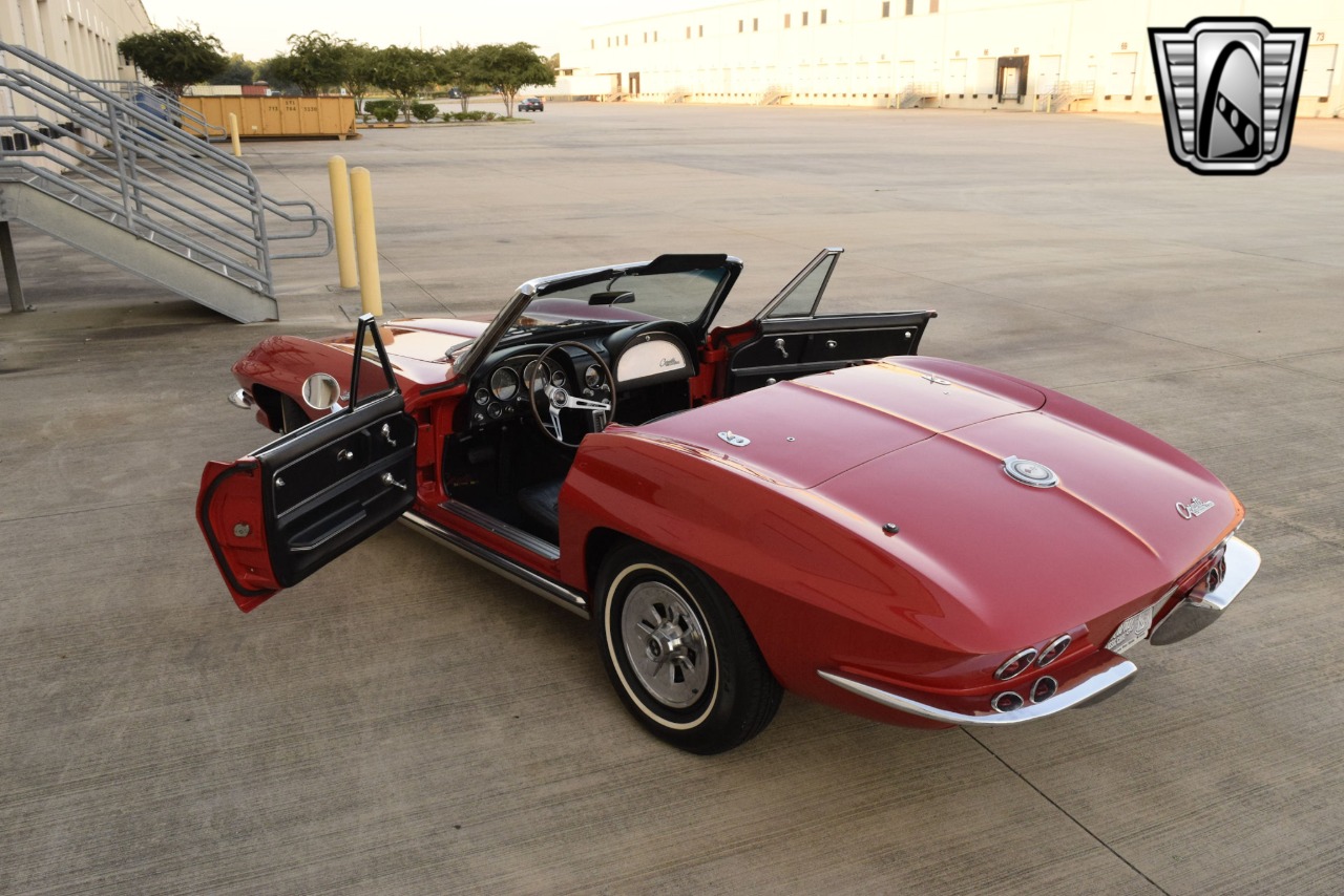 1965 Chevrolet Corvette 37