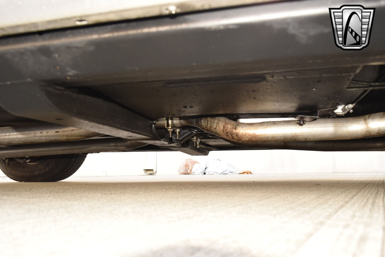 1965 Chevrolet Corvette 19