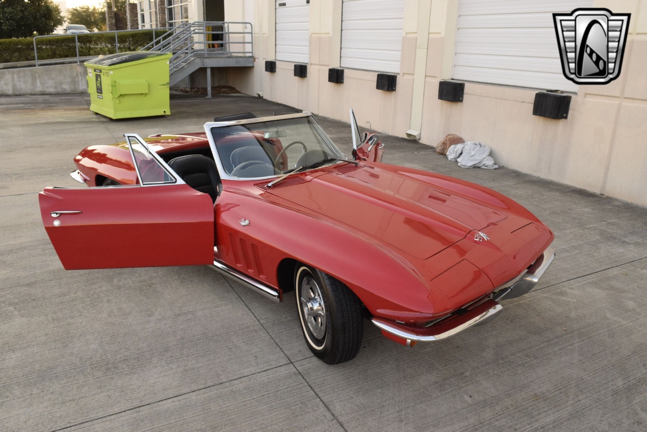 1965 Chevrolet Corvette 39