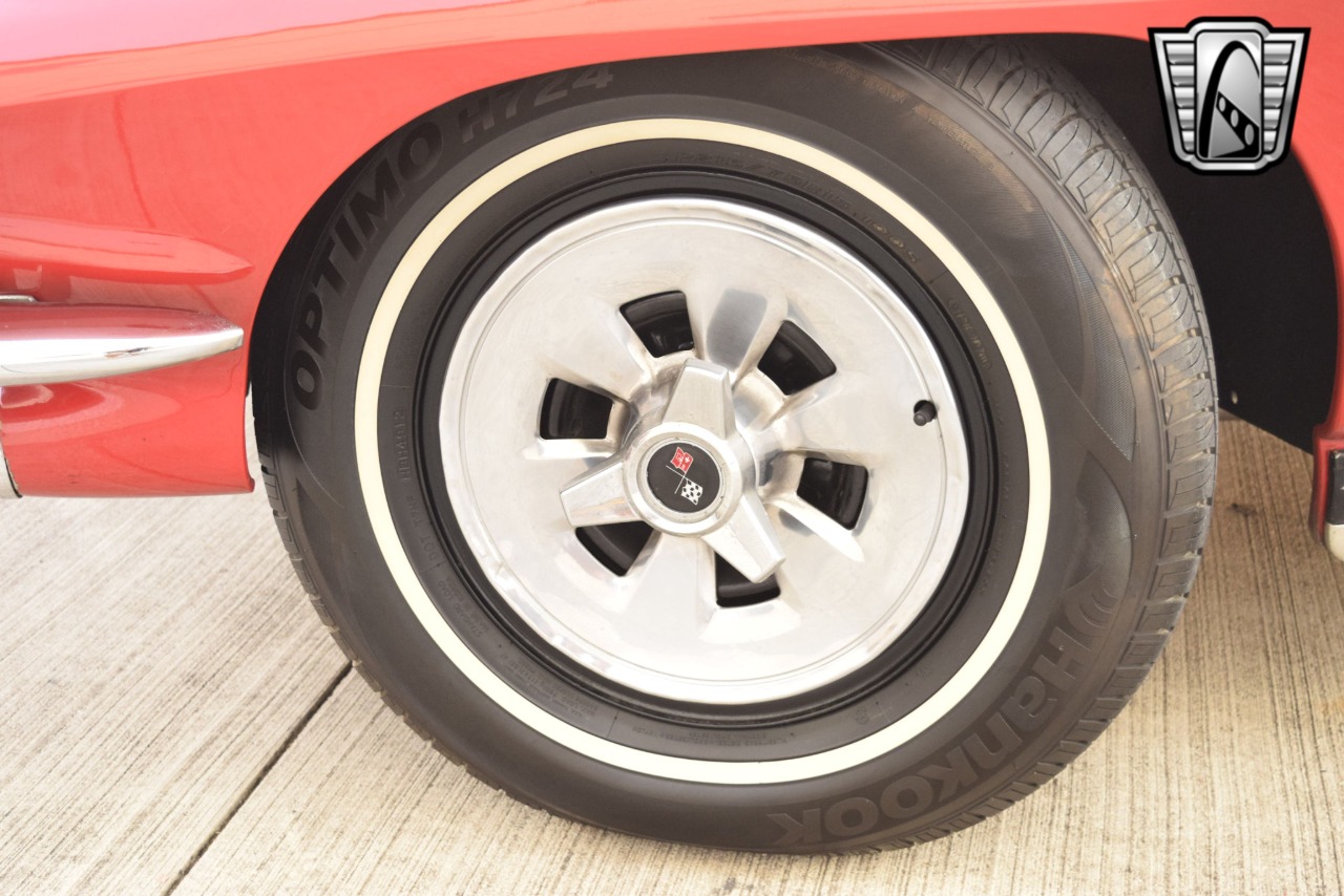 1965 Chevrolet Corvette 9