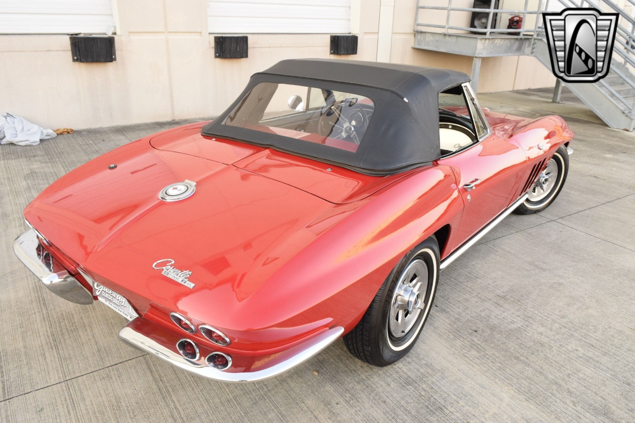 1965 Chevrolet Corvette 11