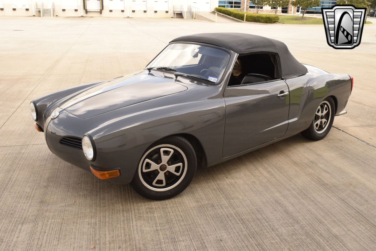 1973 Volkswagen Karmann Ghia 32