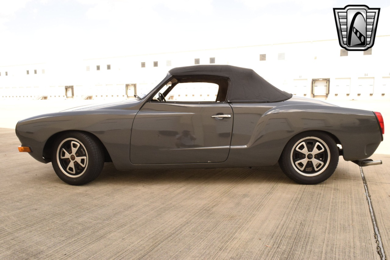 1973 Volkswagen Karmann Ghia 2
