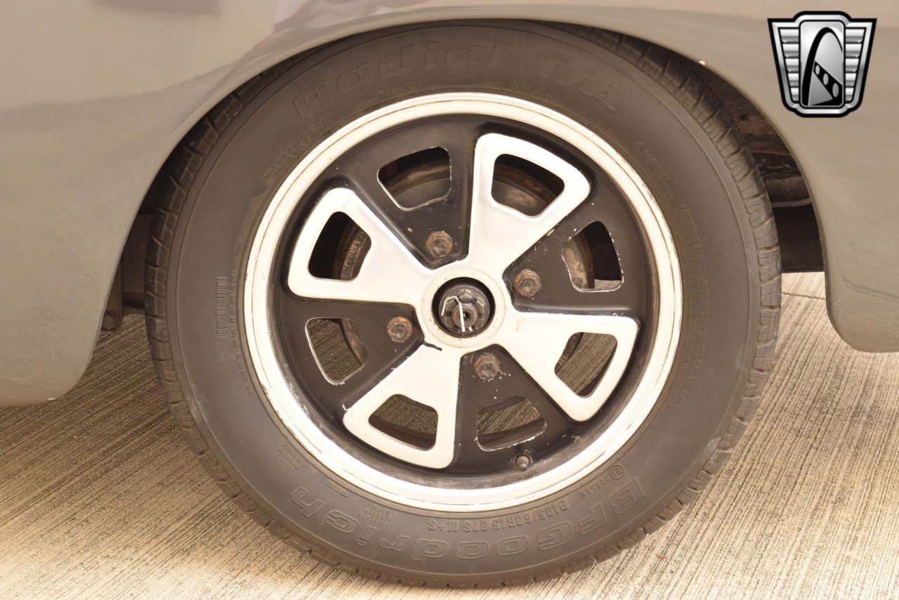 1973 Volkswagen Karmann Ghia 7