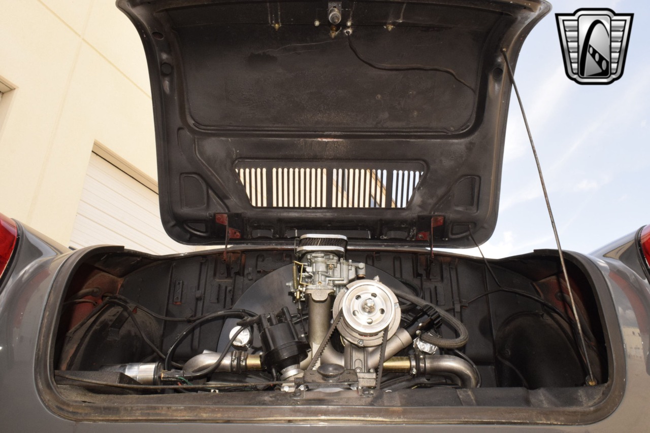 1973 Volkswagen Karmann Ghia 18