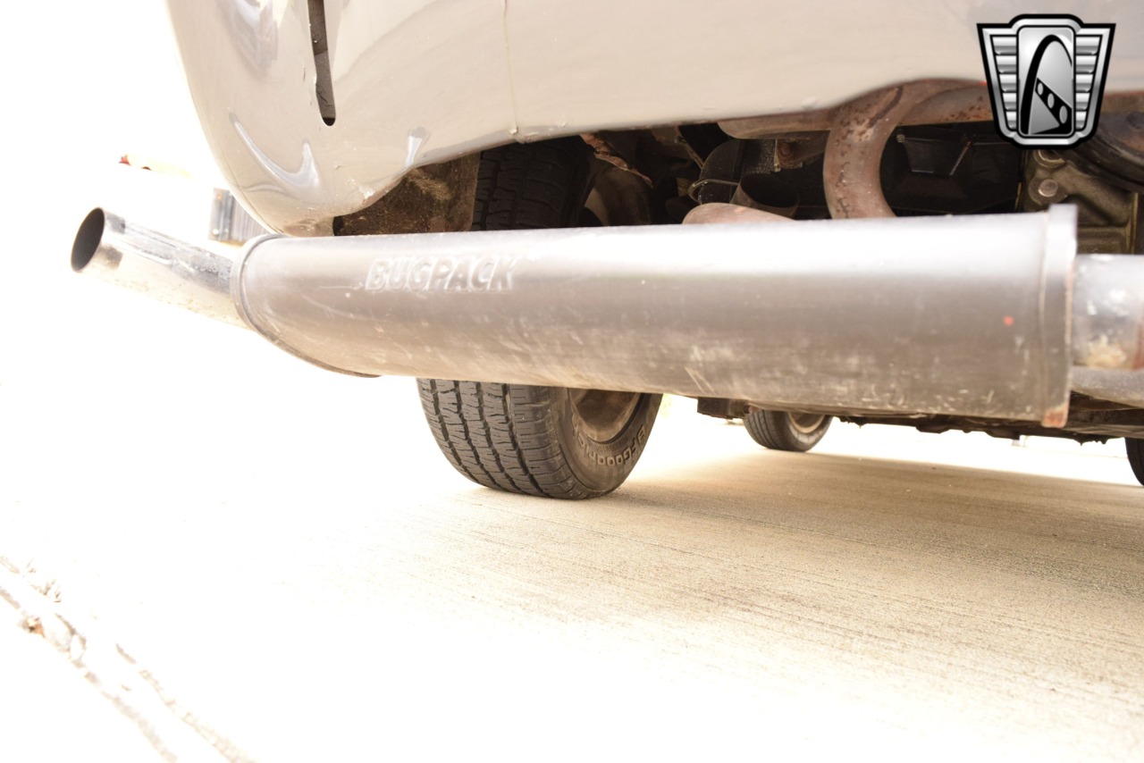 1973 Volkswagen Karmann Ghia 13