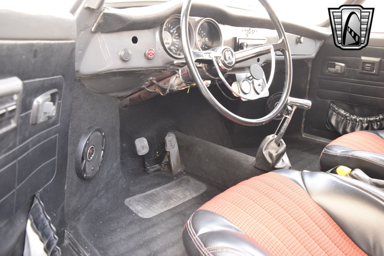 1973 Volkswagen Karmann Ghia 20